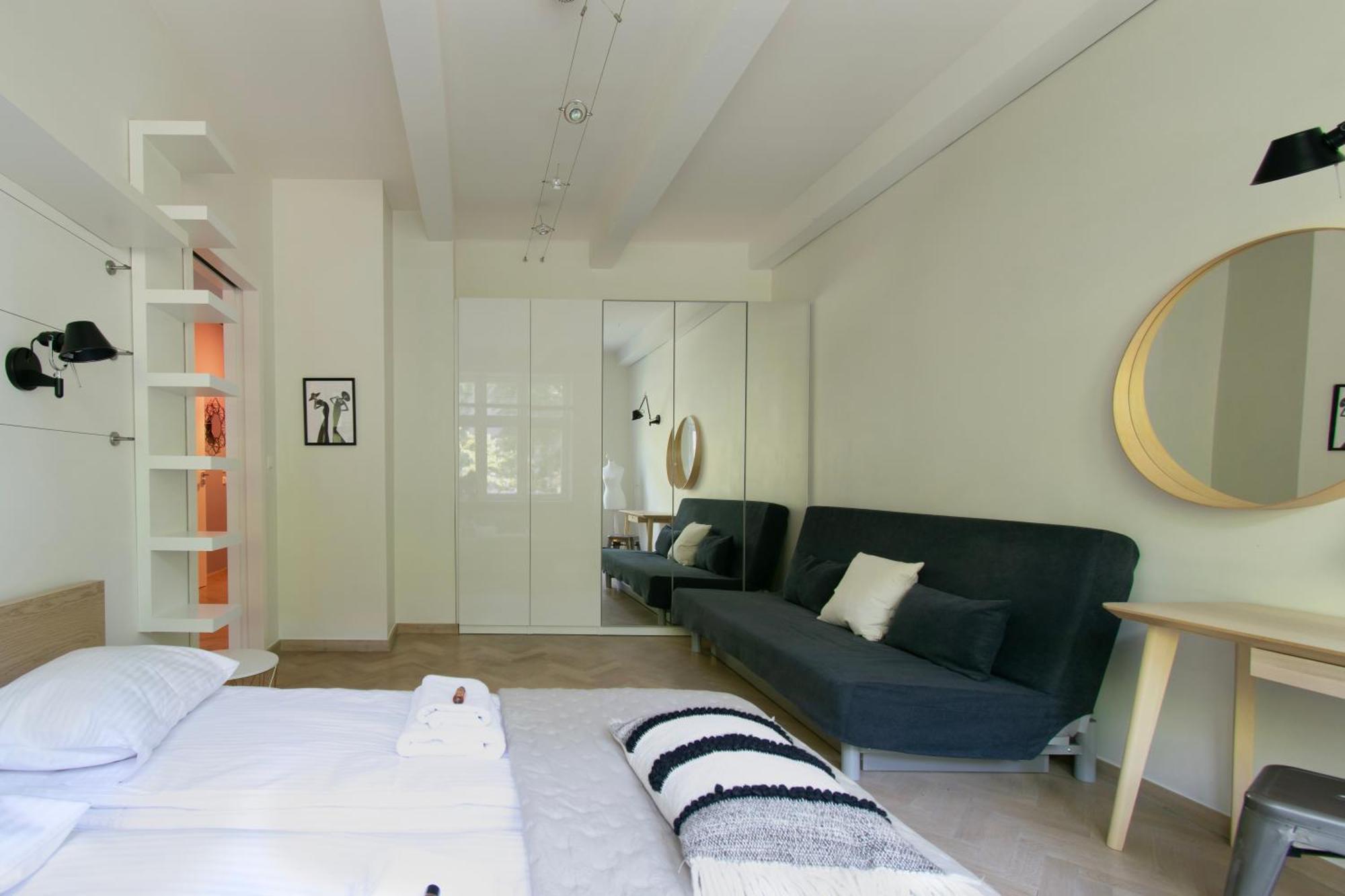 Spacious 3Br Apartment With Ac In Living Room, 2 Balconies คราคูฟ ภายนอก รูปภาพ