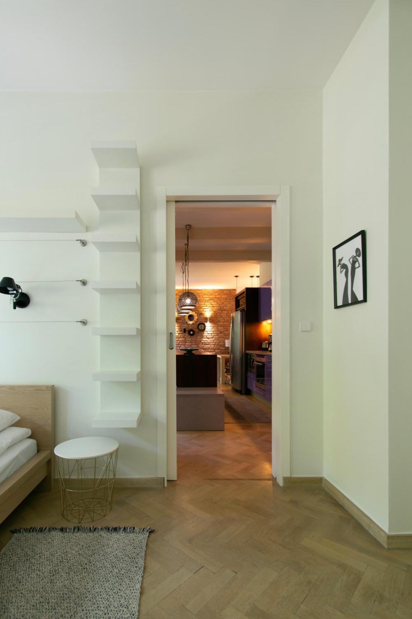 Spacious 3Br Apartment With Ac In Living Room, 2 Balconies คราคูฟ ภายนอก รูปภาพ