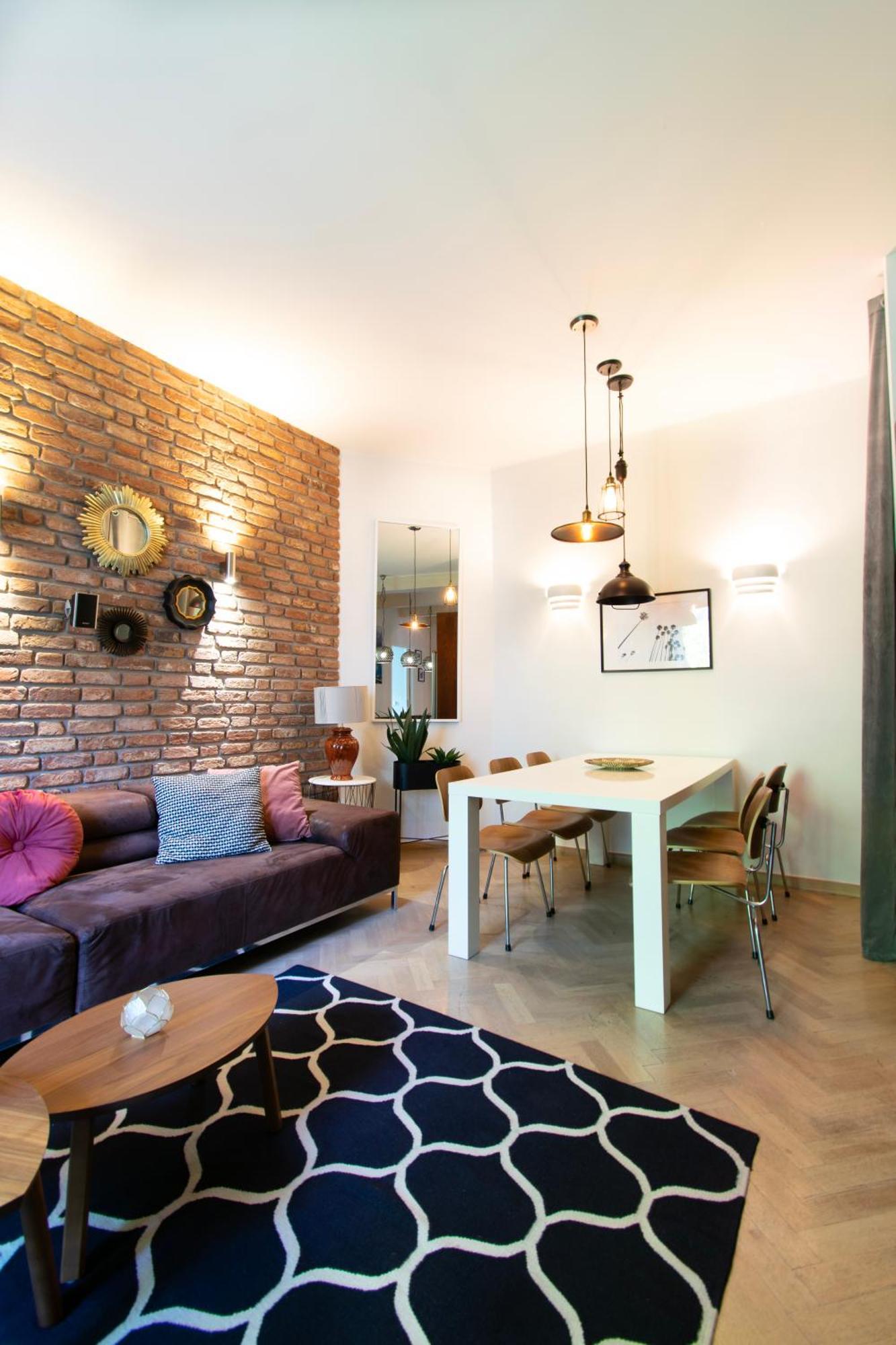 Spacious 3Br Apartment With Ac In Living Room, 2 Balconies คราคูฟ ภายนอก รูปภาพ